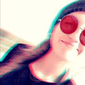 Hello! Welcome to my life through my clothes!